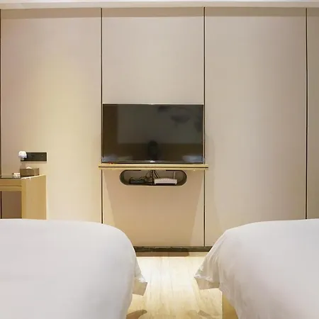 Paco Hotel-Guangzhou Tiyu Xilu Metro Branch Bagian luar foto
