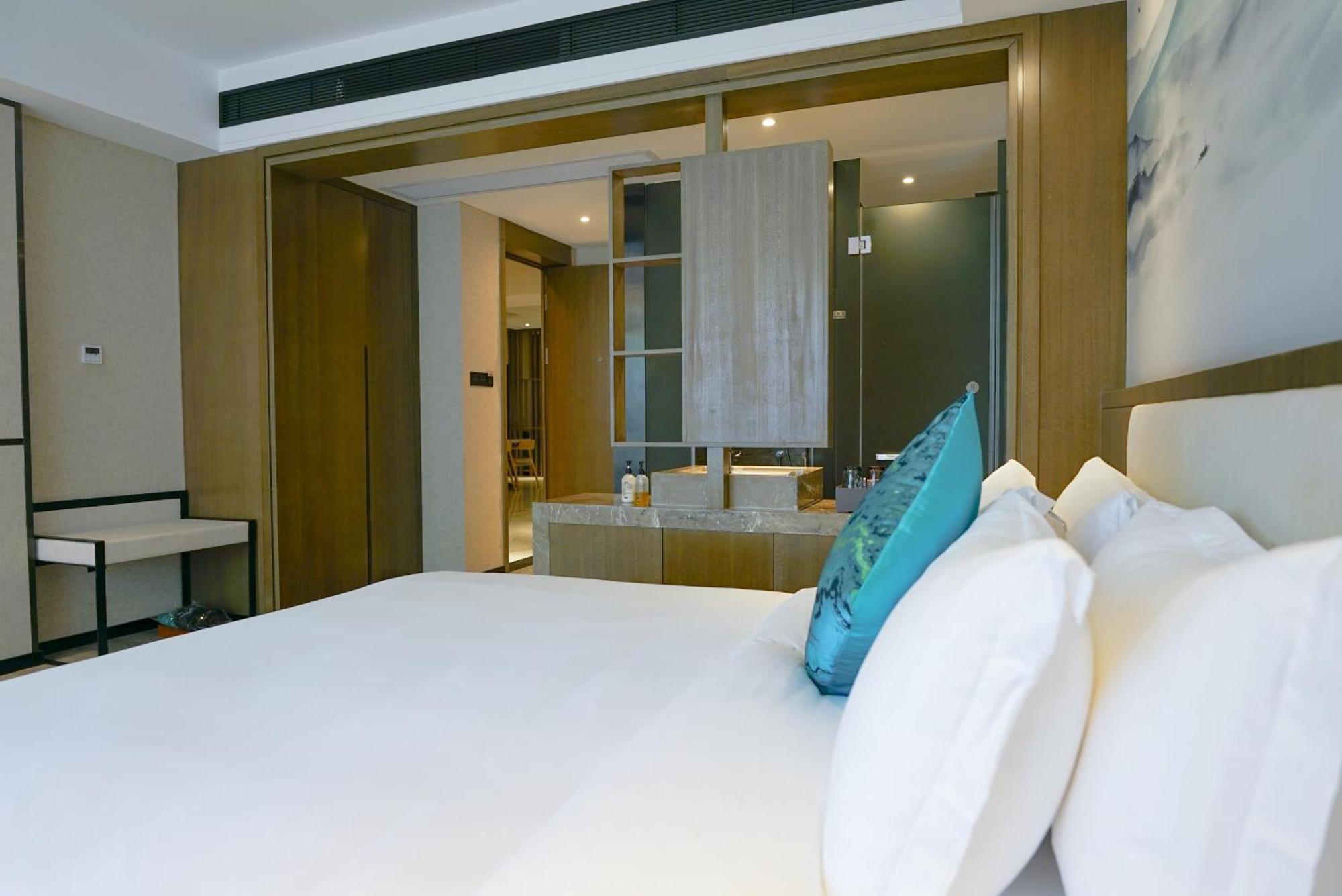 Paco Hotel-guangzhou Tiyu Xilu Metro Branch Hotel 4*