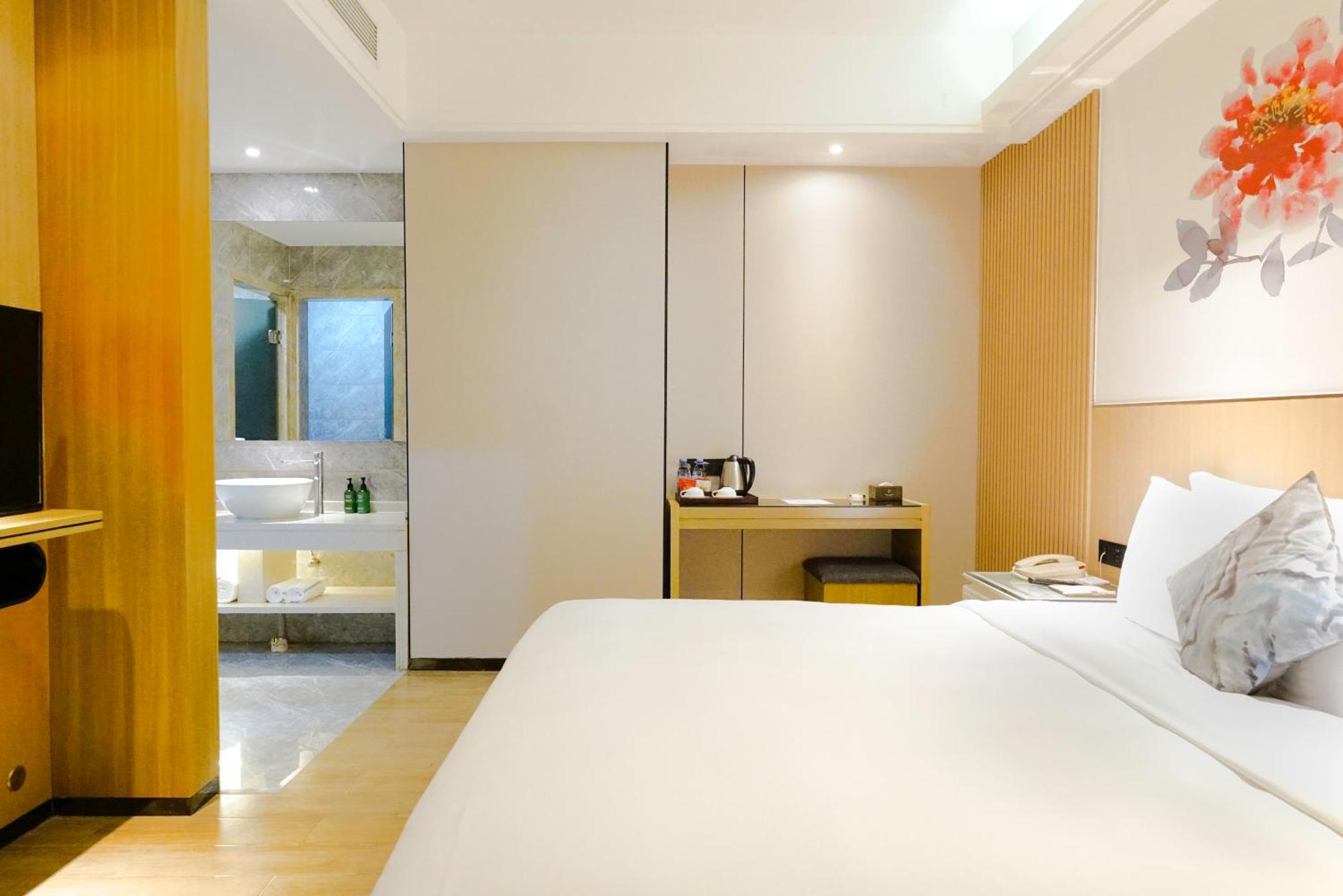 Paco Hotel-guangzhou Tiyu Xilu Metro Branch Hotel 4*